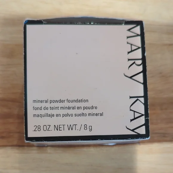 Mary Kay Mineral Powder Foundation Beige 2 - Picture 1 of 2